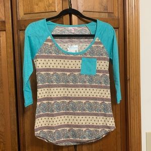 Geometric 3/4 length sleeve t-shirt